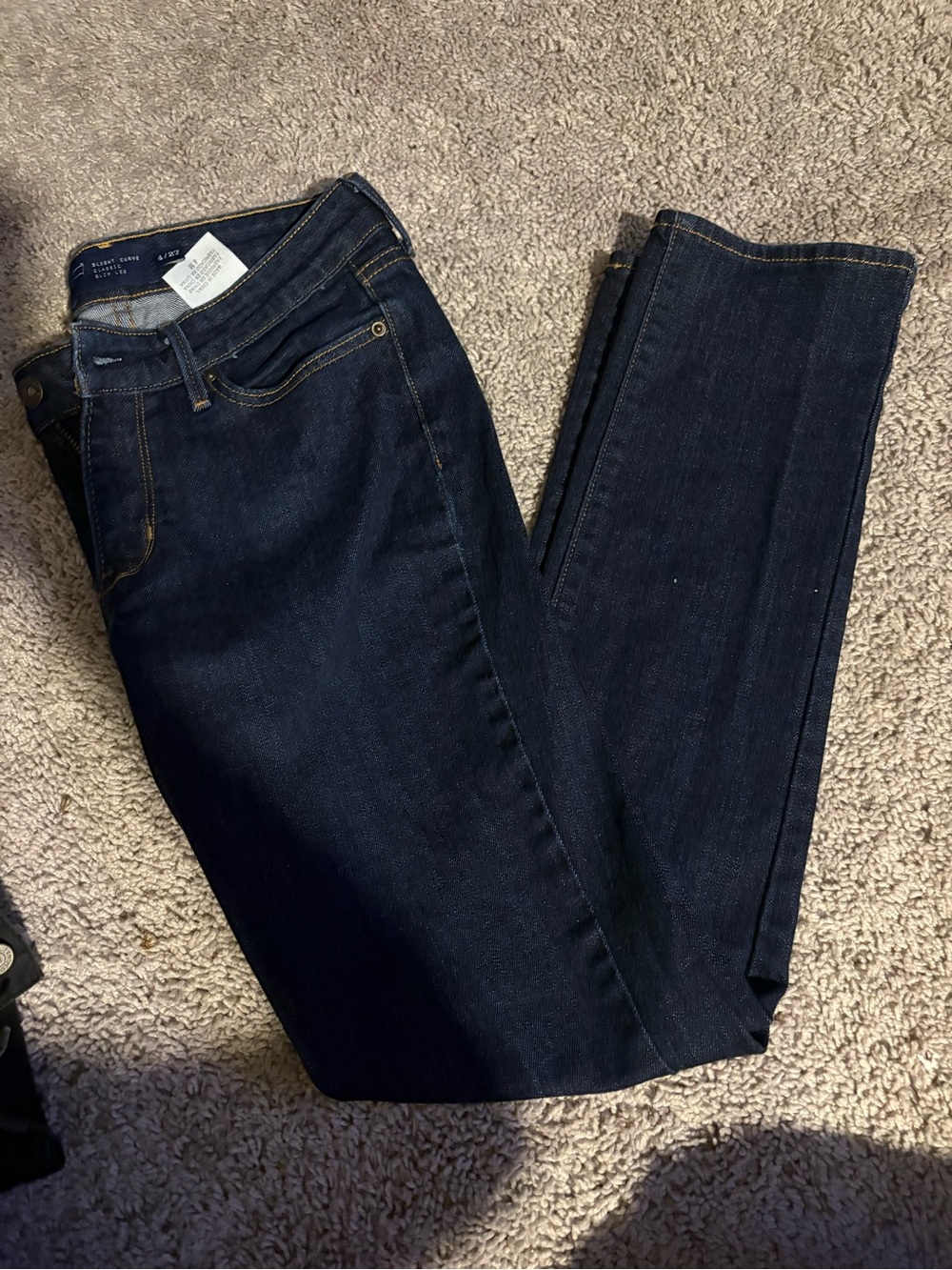 Levi’s Slight Curve Classic Slim Leg — 26